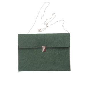 Grüne kleine leichte Handtasche mit Kette aus Holzleder